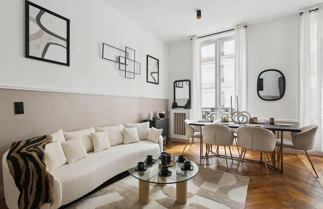 Champs Elysees Luxury 3 Bed Room-1