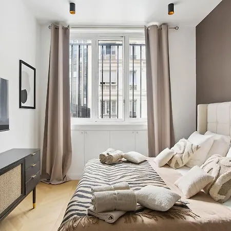 Champs Elysees Luxury 3 Bed Room-3